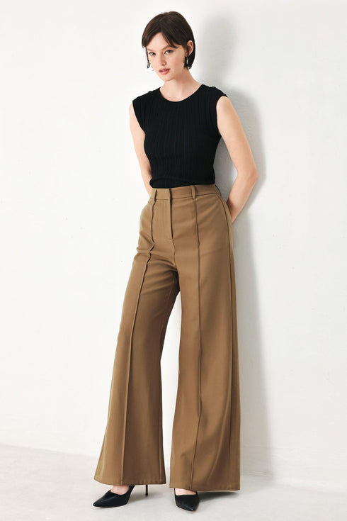 rich-silhouette-woven-pants-flying-tomato-sophias-style-7
