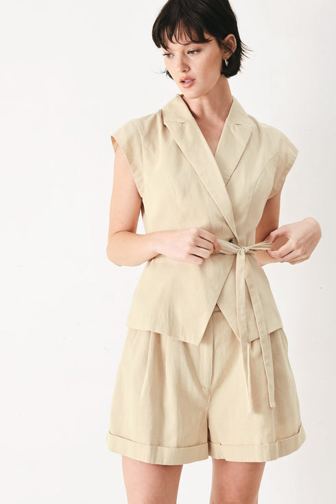 desert-minimal-woven-shorts-sophias-style-4