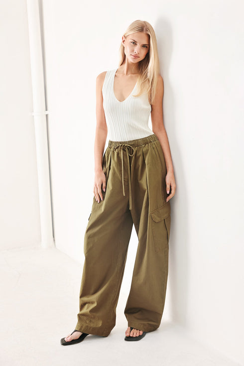 stay-in-motion-woven-barrel-pants-sophias-style-2