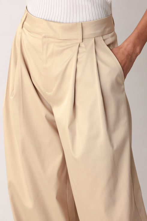 parchment-relaxed-fit-woven-pants-sophias-style-11