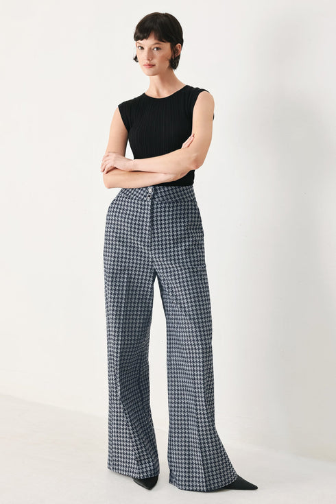 noir-society-woven-wide-leg-pants-flying-tomato-sophias-style-5