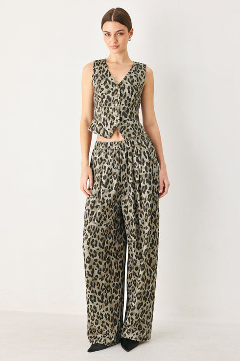 leopard-luxe-woven-pants-sophias-style-4