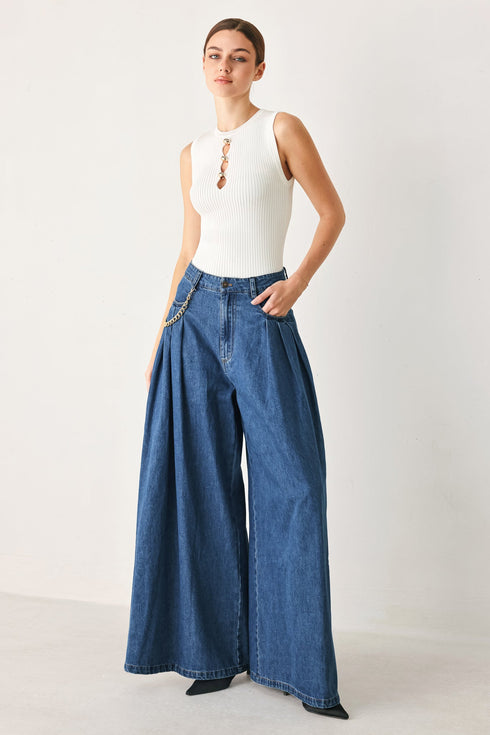 statement-blue-wide-leg-denim-pants-flying-tomato-sophias-style-8