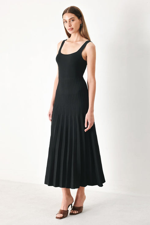 mono-form-sweater-knit-midi-dress-sophias-style-4