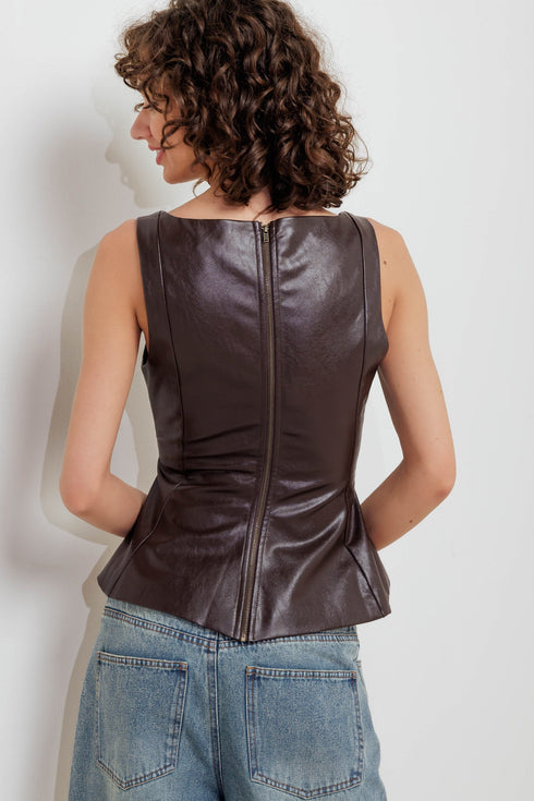 urban-chic-minimalism-faux-leather-top Sophia's Style-2