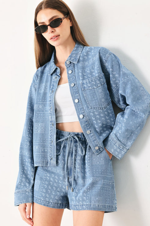 vintage-bandana-denim-shorts-sophias-style-3