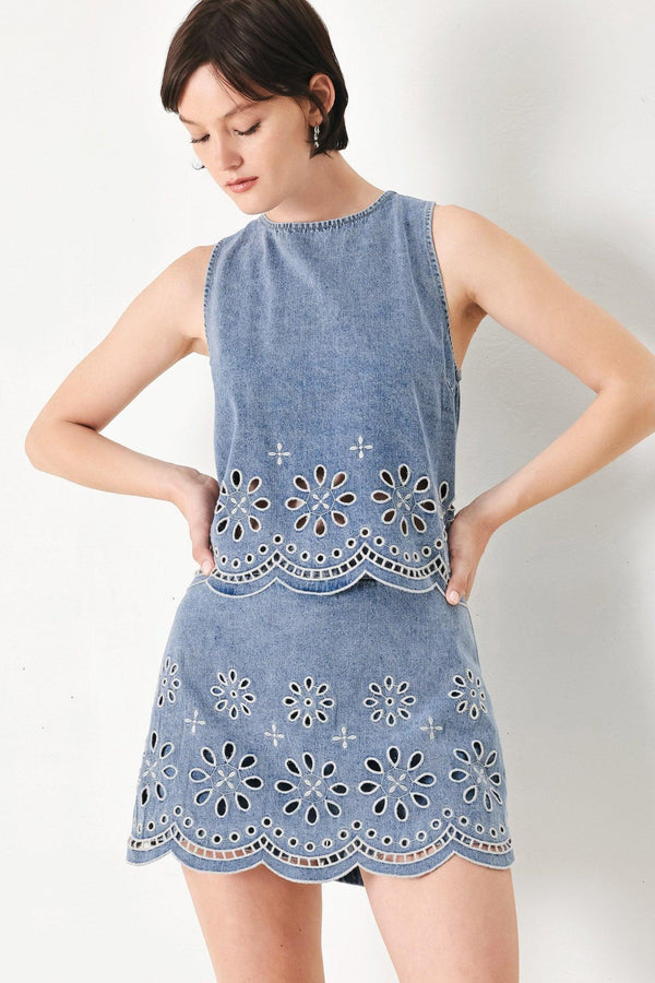floral-love-denim-top-flying-tomato-sophias-styleTOPS-1