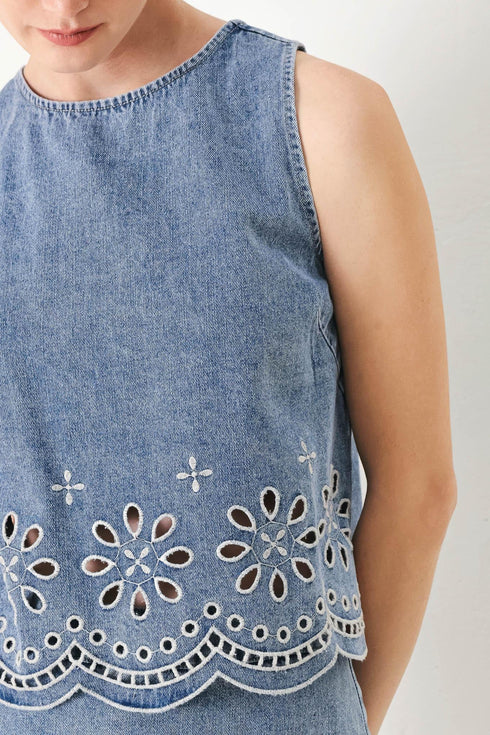 floral-love-denim-top-flying-tomato-sophias-style-4