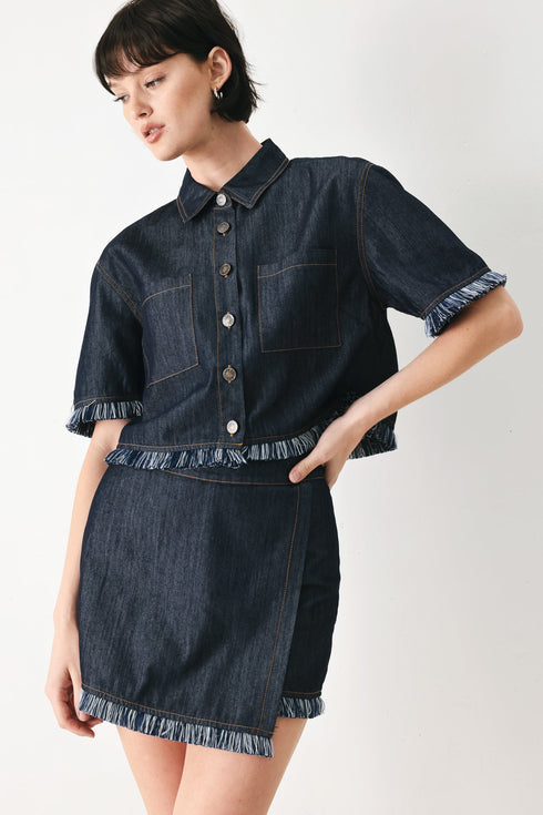 power-soft-woven-crop-jacket-sophias-style-3