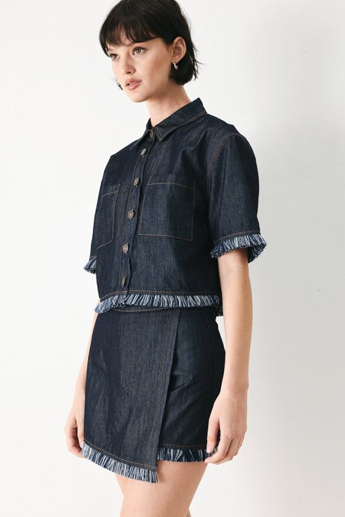 power-soft-woven-crop-jacket-sophias-style-4