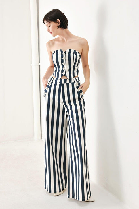 navy-blossom-woven-tube-top-flying-tomato-sophias-style-2