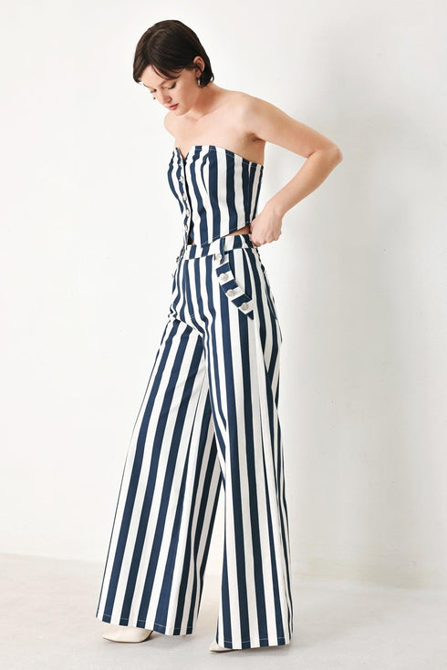 navy-blossom-woven-tube-top-flying-tomato-sophias-style-4