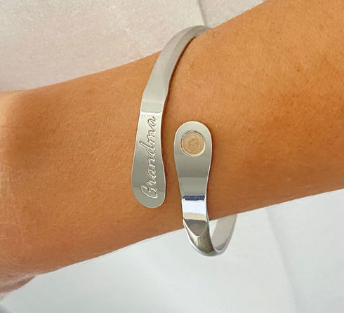 grandma-bracelets-engraved-bracelets-grandma-s-love-is-forever-always-Sophia's Style-3