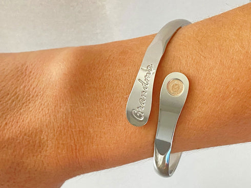 grandma-bracelets-engraved-bracelets-grandma-s-love-is-forever-always-Sophia's Style-16