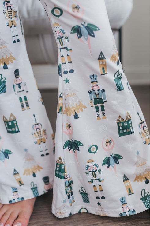 green-chenille-nutcracker-bell-pant-set-oopsie-daisy-sophias-style-3