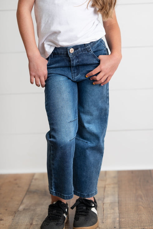 wide-leg-denim-jeans-oopsie-daisy-sophias-style-6