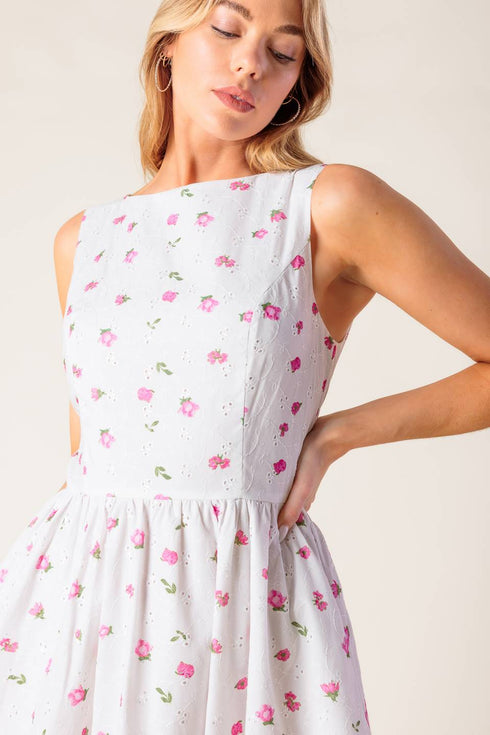 thena-garden-party-woven-eyelet-midi-dress Flying Tomato-Sophia's Style-2