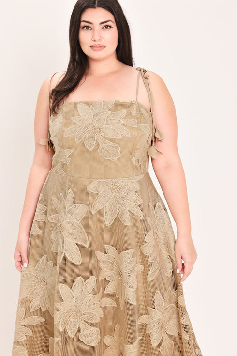 sandy-bloom-floral-woven-lace-midi-dress-flying-tomato-sophias-style-15