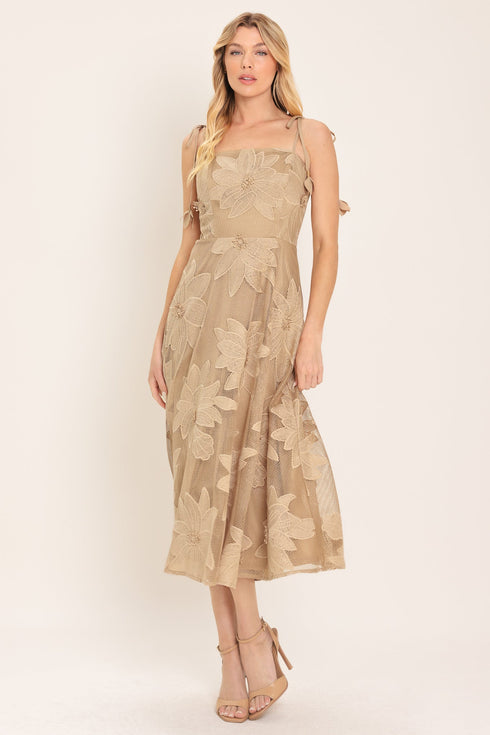 sandy-bloom-floral-woven-lace-midi-dress-flying-tomato-sophias-style-11