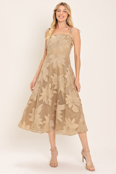 sandy-bloom-floral-woven-lace-midi-dress-flying-tomato-sophias-style-10