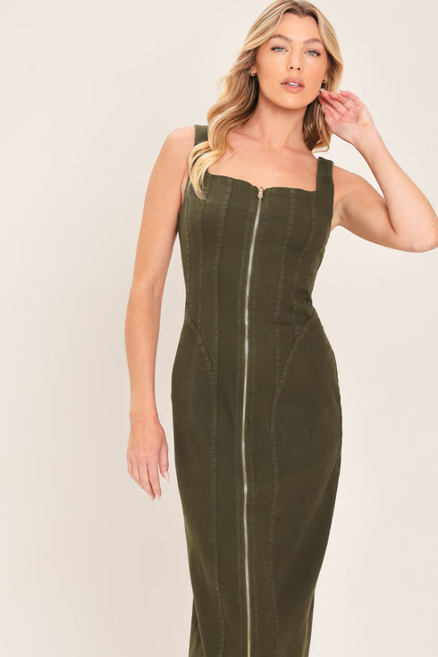 modern-cargo-chic-woven-twill-midi-dress-flying-tomato-sophias-style-3