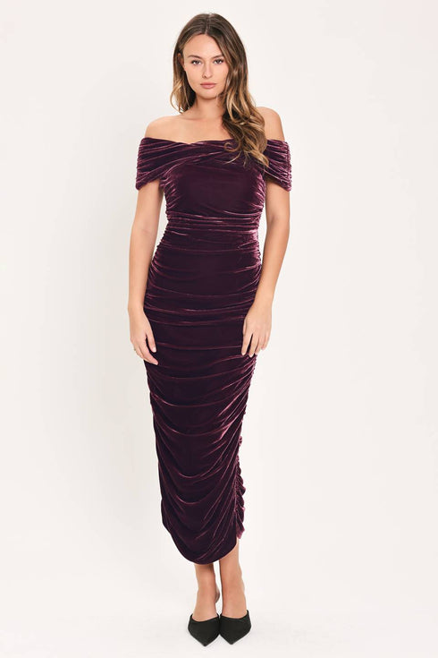 plum-embrace-plum-velvet-off-shoulder-ruched-midi-dress-flying-tomato-sophias-styleDRESSES-1