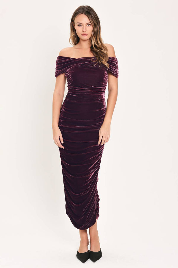 plum-embrace-plum-velvet-off-shoulder-ruched-midi-dress-flying-tomato-sophias-styleDRESSES-1