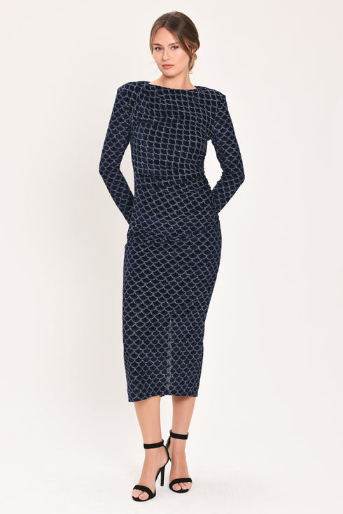 navy-veil-navy-metallic-burnout-velvet-ruched-midi-dress-flying-tomato-sophias-styleDRESSES-1