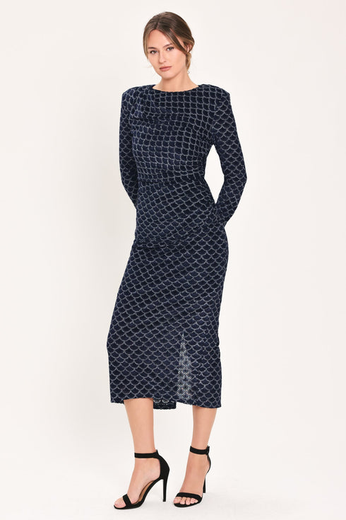 navy-veil-navy-metallic-burnout-velvet-ruched-midi-dress-flying-tomato-sophias-style-3