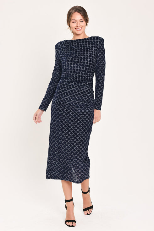 navy-veil-navy-metallic-burnout-velvet-ruched-midi-dress-flying-tomato-sophias-style-4