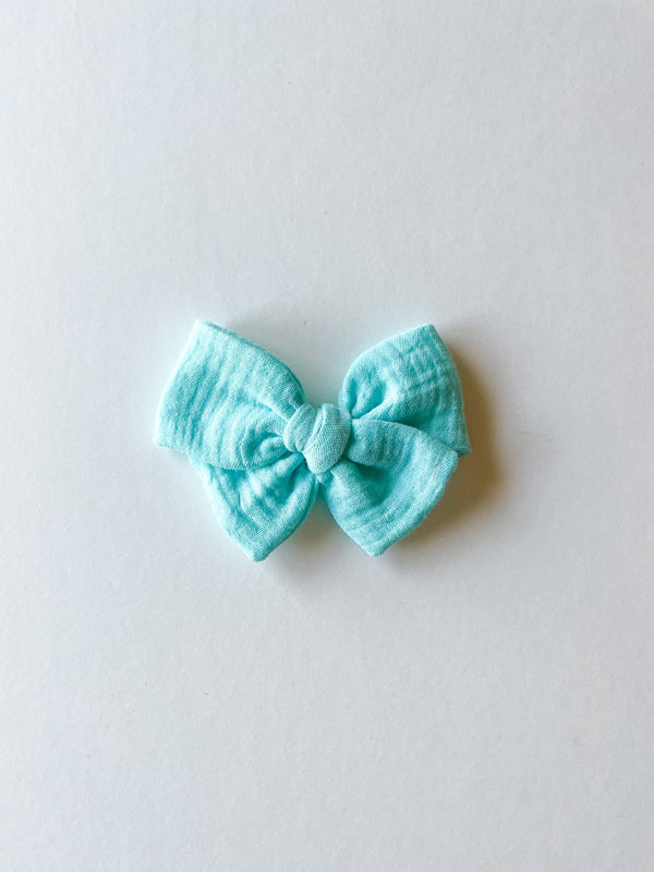 bright-turquoise-pinwheel-bow Boosh Baby - Sophia's Style-1