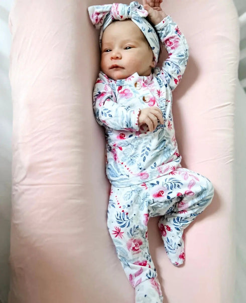 newborn-outfit-baby-outfit-baby-girl-coming-home-outfit-bloom-Sophia's Style-13