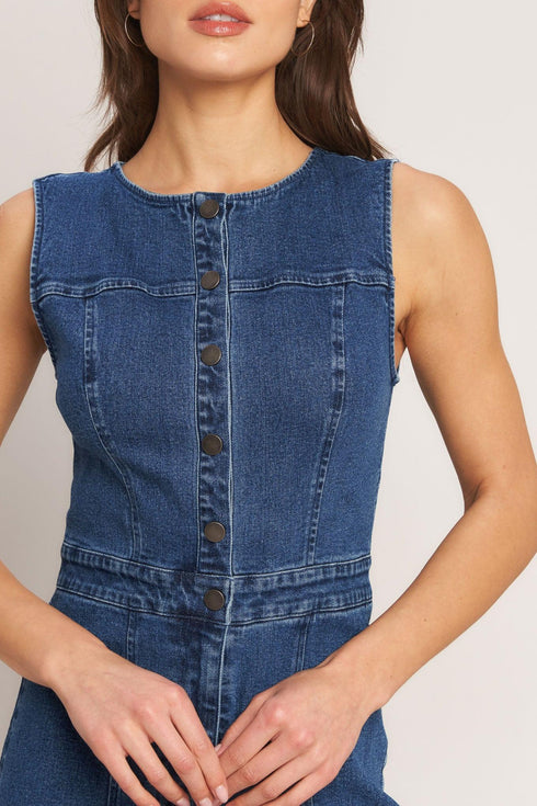 city-stroll-denim-jumpsuit-flying-tomato-sophias-style-4
