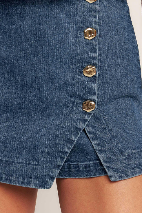 no-second-thought-denim-skirt-1-sophias-style-5