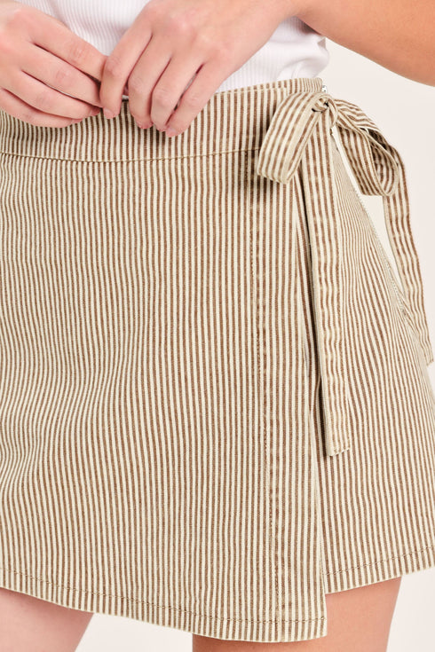 modern-stripe-woven-skort-sophias-style-6