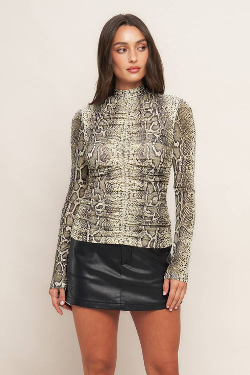 urban-venom-chic-knit-top Sophia's Style-2
