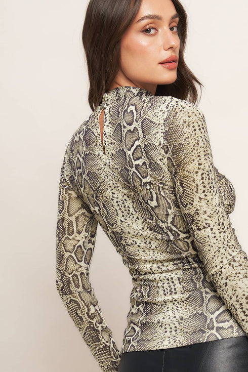 urban-venom-chic-knit-top Sophia's Style-3