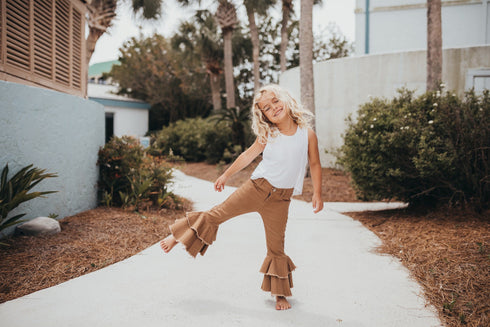 khaki-denim-ruffle-pant-oopsie-daisy-sophias-style-2