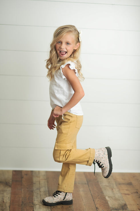 khaki-denim-cargo-pants-oopsie-daisy-sophias-style-6