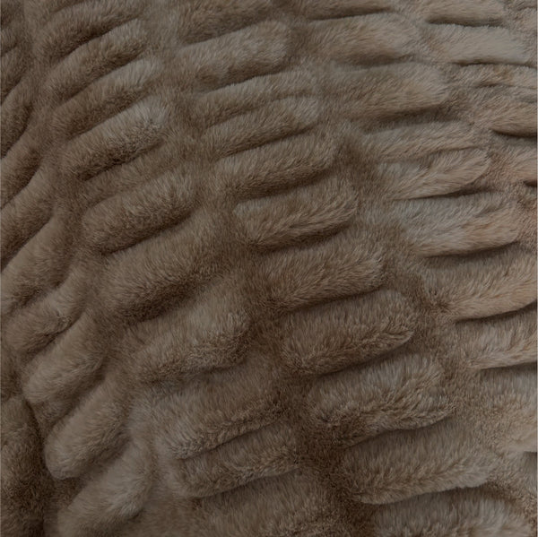 luxecloud-blanket-pre-sale-Laree + Co. at Sophia's StyleBlanket-1