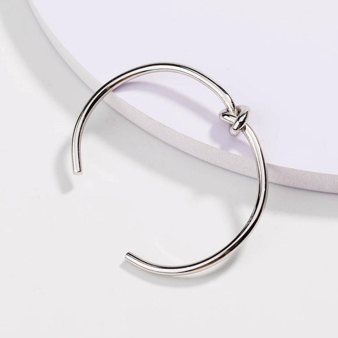 dainty-love-knot-bracelet-Sophia's Style-4