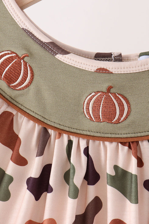 camouflage-pumpkin-embroidery-ruffle-shorts-set-sophias-style-2