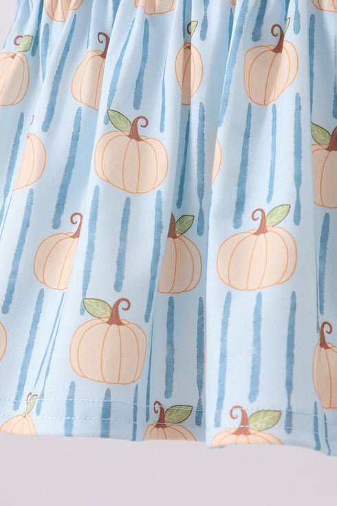 gray-pumpkin-ruffle-shorts-set-sophias-style-3