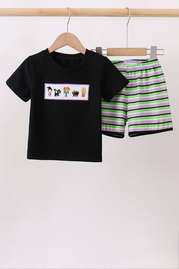 black-witch-embroidery-stripe-shorts-set-sophias-styleSet-1