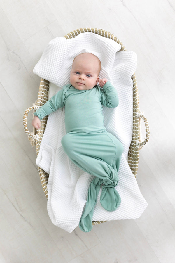 newborn-knotted-baby-gown-and-hat-set-crew-newborn-3-months-mint-navy-blue-pink-camel-brown-Sophia's StyleNewborn Knotted Baby Gown Sets-1