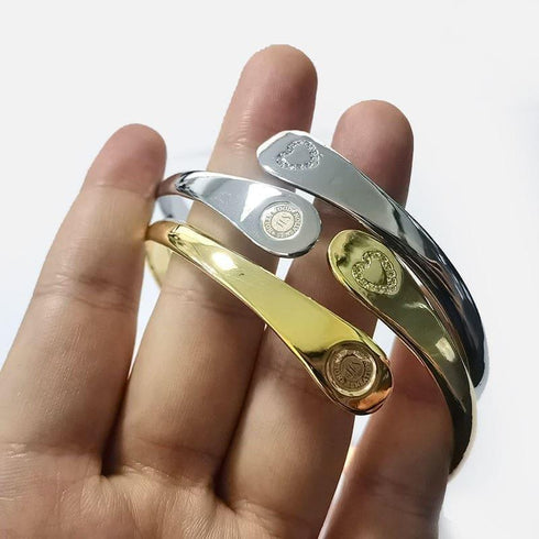 engraved-mother-daughter-bracelets-engraved-love-between-mother-and-daughter-knows-no-distance-bracelet-Sophia's Style-8