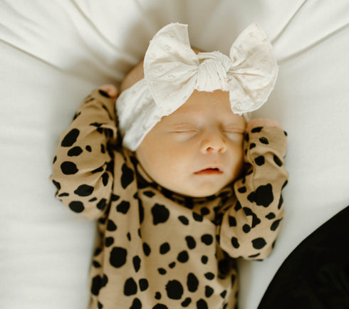 patterned-shabby-knot-oatmeal-oatmeal-dot Baby Bling Bows clips headbands - Sophia's Style-