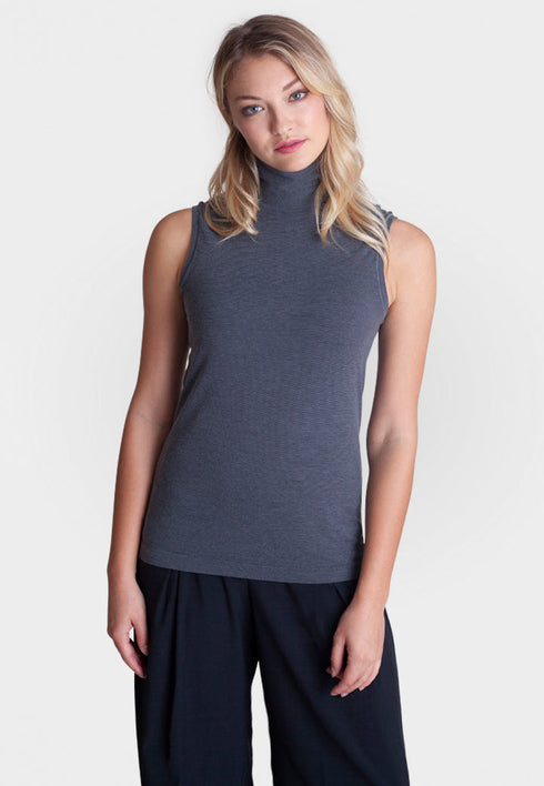 sleeveless-turtleneck-shirt-buki-sophias-style-3