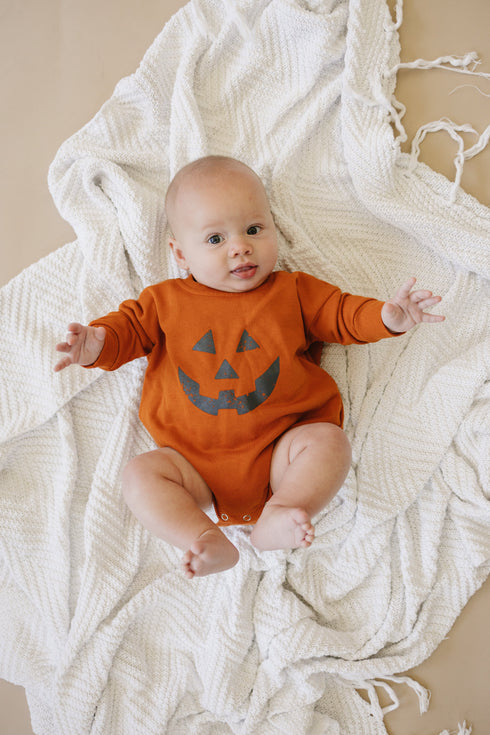 jack-o-lantern-sweatshirt-romper Sophia's Style-6