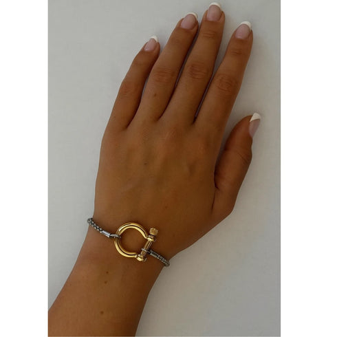 the-lucky-lock-horseshoe-carabiner-clasp-bracelet-Sophia's Style-7